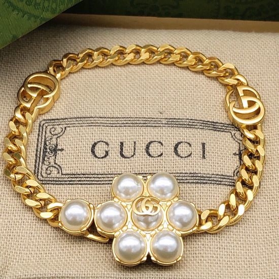Gucci Elegant Round Pearl Beaded Bracelet