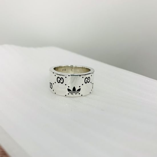 Gucci Wide Vintage Ring