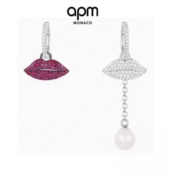 Apm monaco Asymmetric Lip Shape Drop Earrings