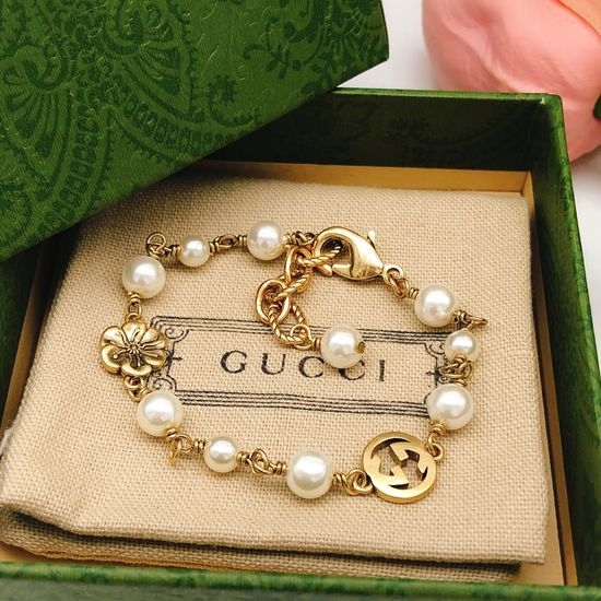Gucci Vintage Flower Pearl Choker Necklace