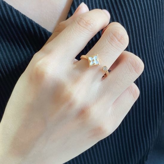 Louis Vuitton LV Square Mother Of Pearl Ring