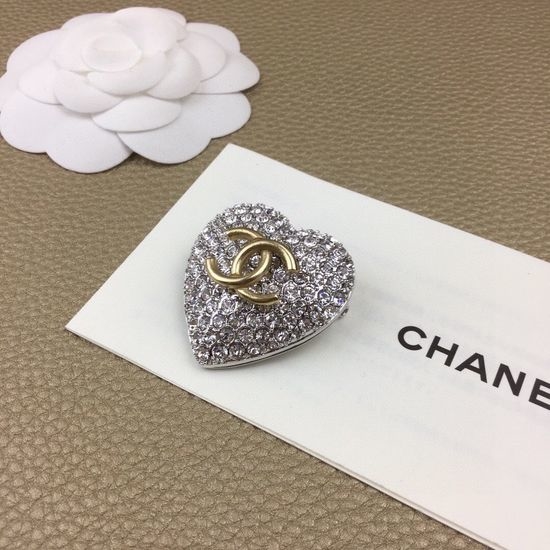 Chanel Delicate Decorative Clothing Brooch