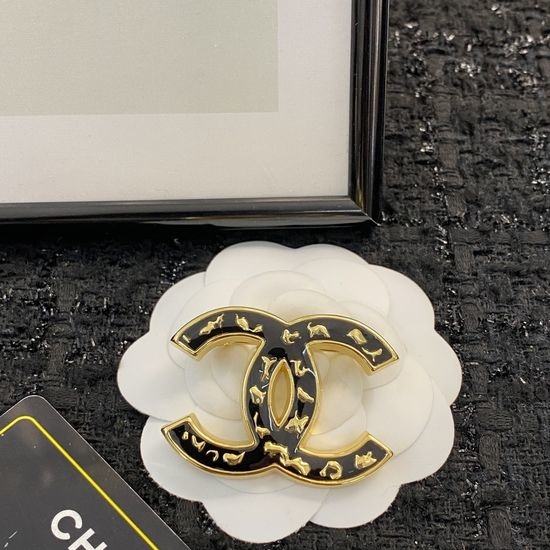 Chanel Vintage Gold Textured Brooch
