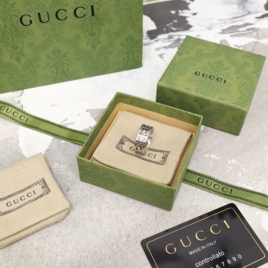 Gucci Interlocking Narrow Band Ring