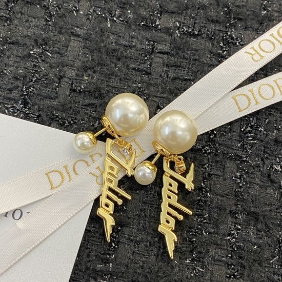 Christian Dior CD Delicate Exquisite Stud Earrings Premium Quality