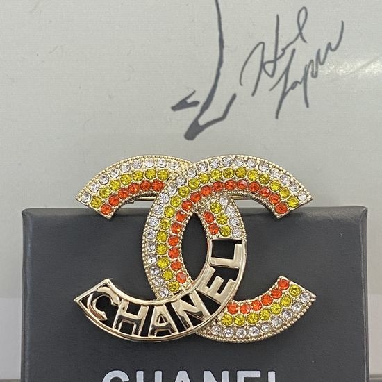 Chanel Hollow Gradient Rhinestone Brooch
