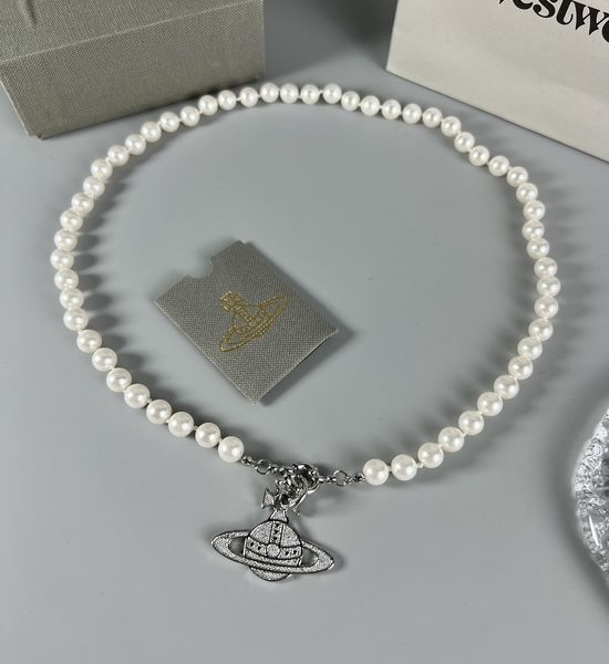 Vivienne Westhood Glossy Pearl Planet Necklace