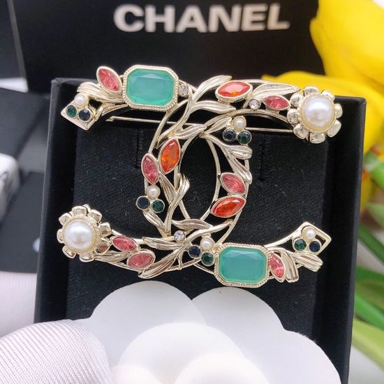Chanel Green Gemstone Pearl Hollow Brooch
