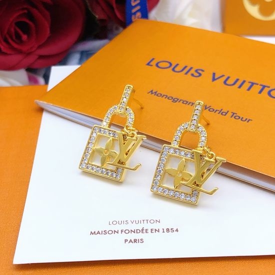 Louis Vuitton LV Lock Shell Diamond Inlay Bracelet Brass Material