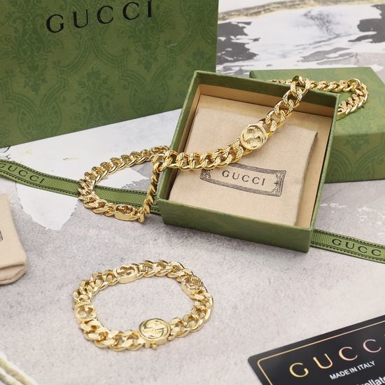 Gucci Chain Bracelet And Pendant Necklace