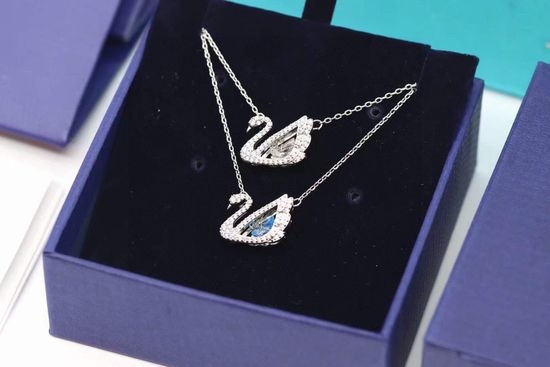 Swarovski Sparkling Crystal Pendant Necklace