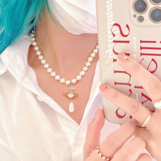 Vivienne Westhood Stereoscopic Saturn Pearl Necklace