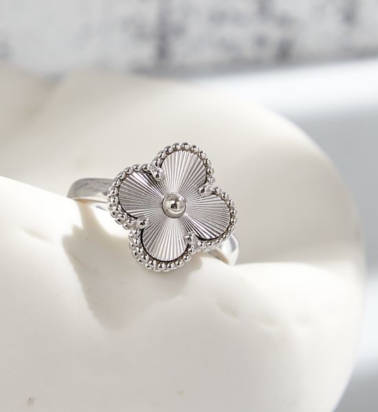 Van Cleef & Arpels VCA Lucky Four Leaf Clover Ring Dainty Style