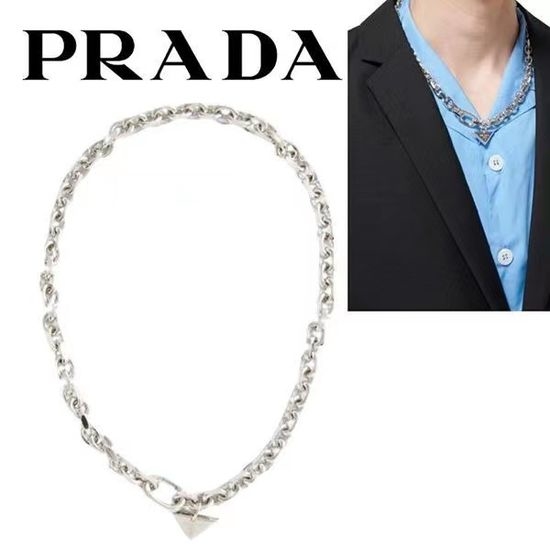 Prada Exquisite Vintage Style Ring