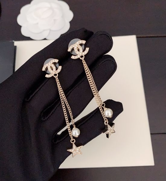 Chanel Pentagram Tassel Brooch Elegant Stylish