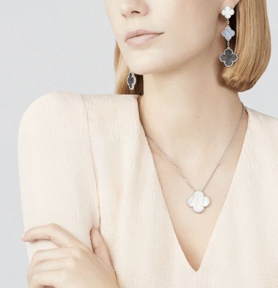 Van Cleef & Arpels VCA Clover Clip On Earrings High Quality