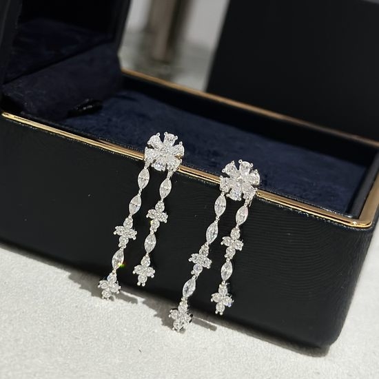 Harry Winston Flower Tassel Drop Earrings Sparkling Jewelry