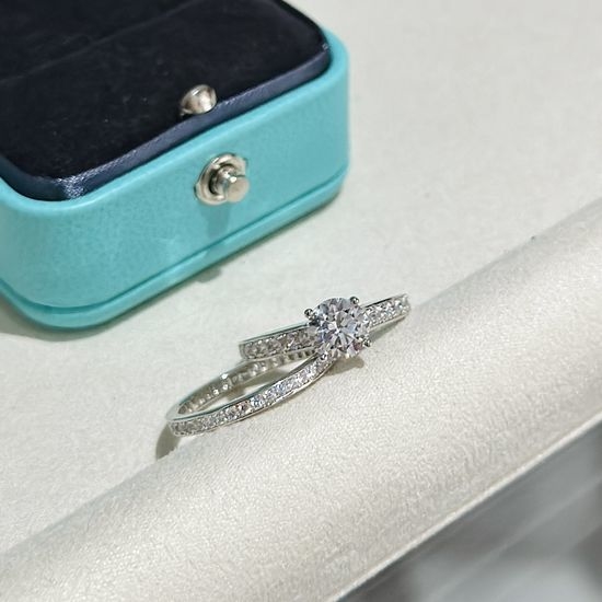 Tiffany & Co. Two-in-One Four-Claw Diamond Ring Set