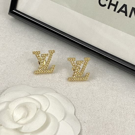 Louis Vuitton LV Pearl Stud Earrings Timeless Classic Design