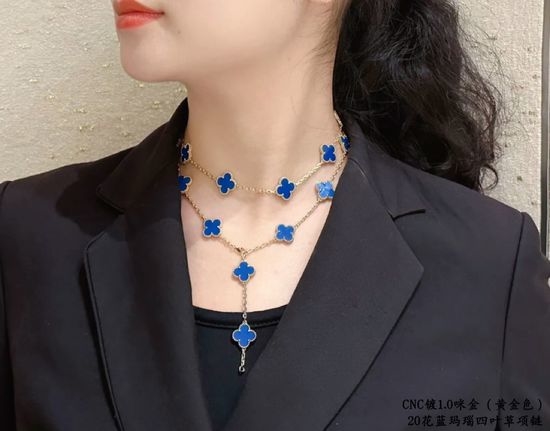 Van Cleef & Arpels VCA Blue Agate Clover Pendant Necklace