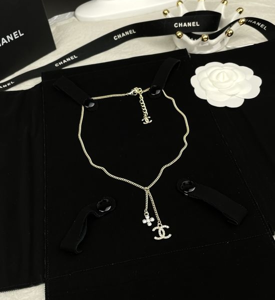 Chanel Diamond Flower Simple Chain Necklace