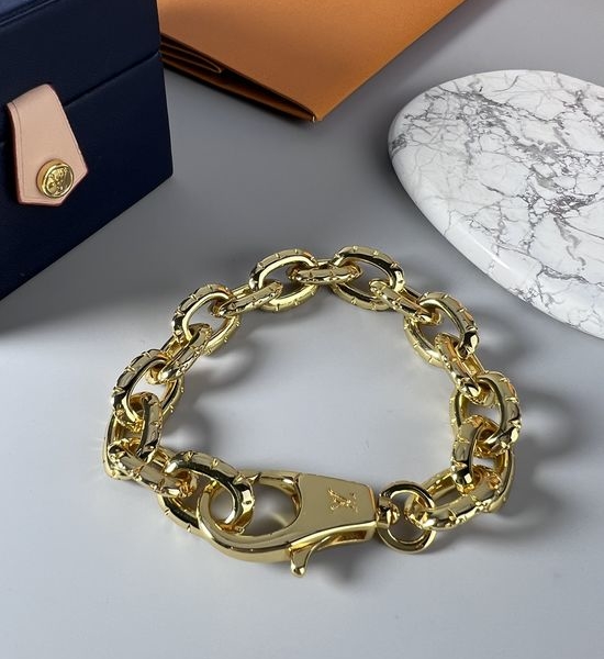 Louis Vuitton LV Thick Chain Fashion Necklace Bracelet Set