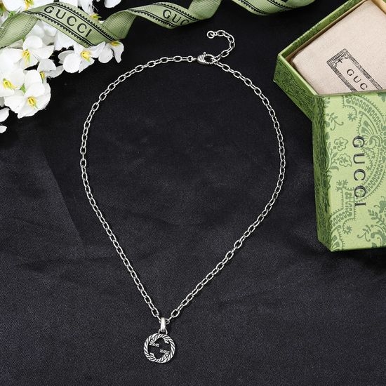 Gucci Stylish Double G Pendant Necklace
