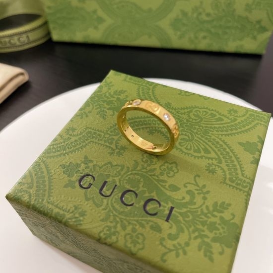 Gucci Classic Hexagonal Pattern Band Ring