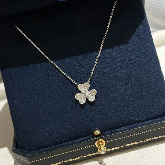 Van Cleef & Arpels VCA Vca Frivole Three-Leaf Clover Necklace