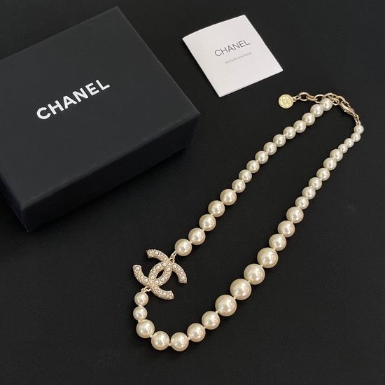 Swarovski Classic Pearl Necklace Elegant Accessory
