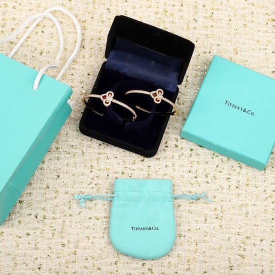 Fendi Exquisite Iris Bangle with Gem Inlay