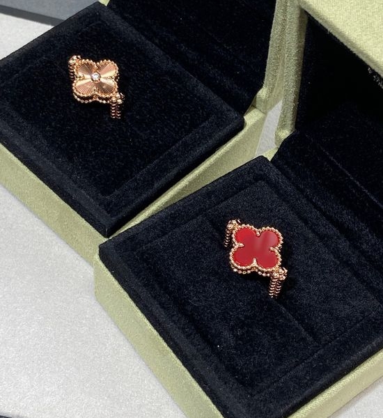 Van Cleef & Arpels VCA Rotating Carnelian Four Leaf Clover Ring