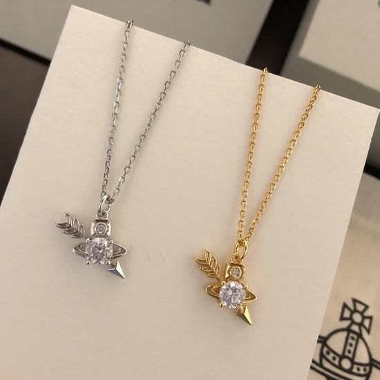 Vivienne Westhood Saturn Pearl Pendant Necklace