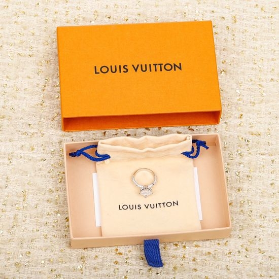 Louis Vuitton LV Star Cut Pavé Diamond Ring