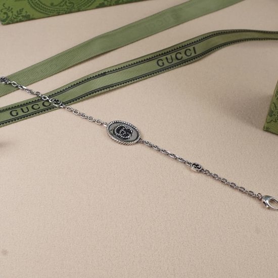 Gucci Twisted Pattern Vintage Bracelet