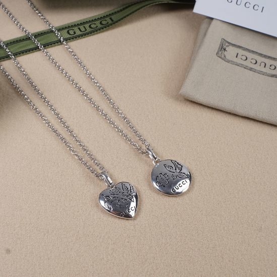 Gucci Flower Bird Round Pendant Necklace