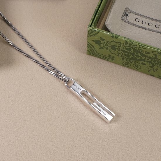 Gucci Hollow Letter Side Chain Necklace