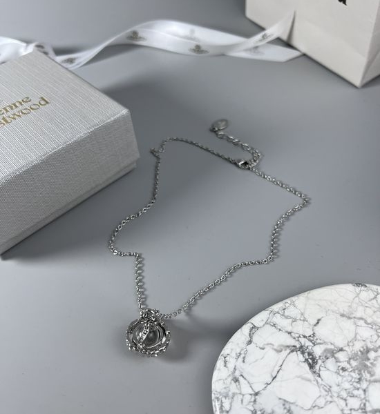 Vivienne Westhood Three-dimensional Planet Necklace