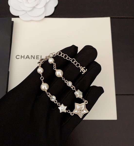 Chanel Classic Star Pearl Bracelet with Exquisite Craft