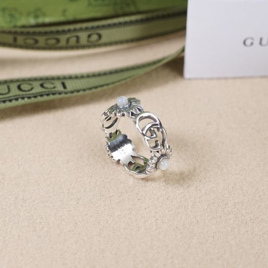 Gucci Daisy Pattern Vintage Ring