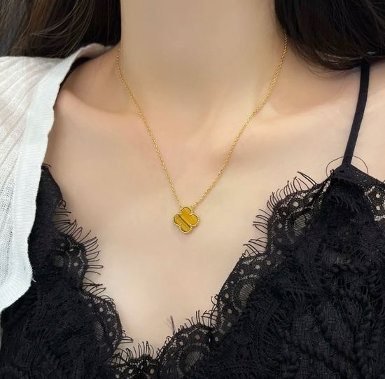 Van Cleef & Arpels VCA Natural Tiger s Eye Clover Necklace
