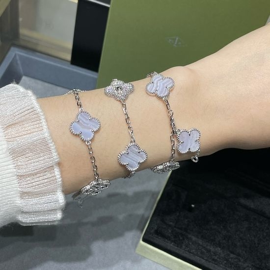 Van Cleef & Arpels VCA Purple Chalcedony Clover Chain Bracelet