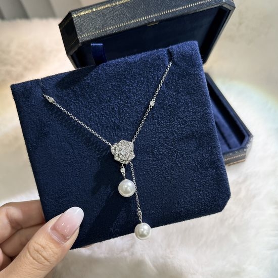 Piaget Camellia Pearl Tassel Silver Necklace