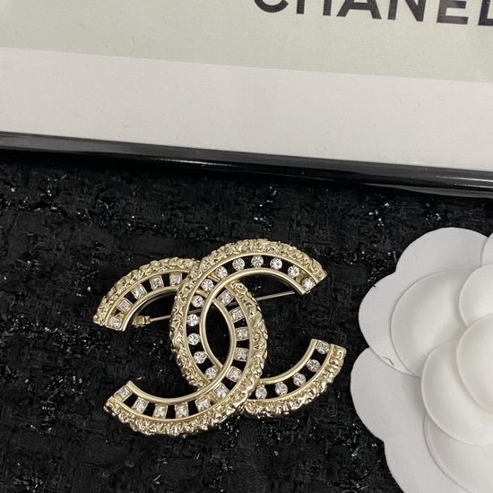 Chanel Heavy Industry Delicate Elegant Brooch