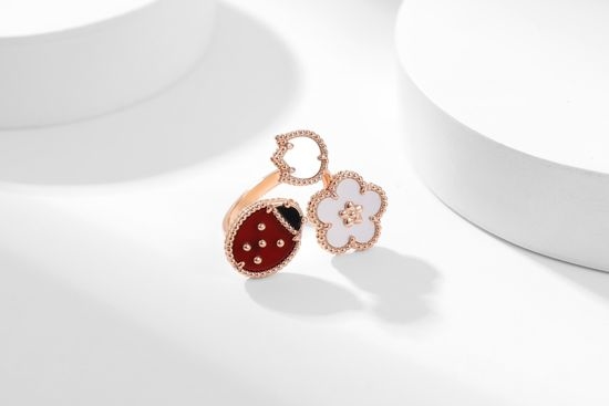Van Cleef & Arpels VCA Mother of Pearl Rose Gold Ring