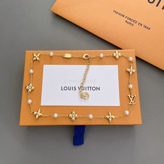 Louis Vuitton LV Pearl Floral Carved Necklace
