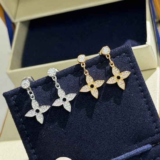 Louis Vuitton LV Custom Single Diamond Four-Leaf Clover Earrings