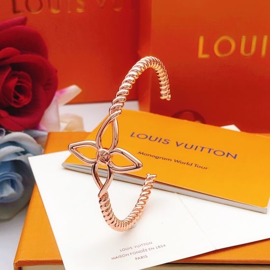 Louis Vuitton LV Rose Gold Twisted Brass Bangle