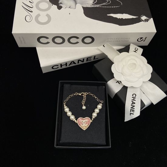 Chanel Gradient Heart Pearl Bracelet