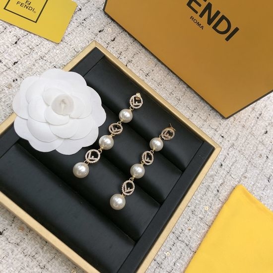 Fendi Delicate Minimalist Daily Stud Earrings